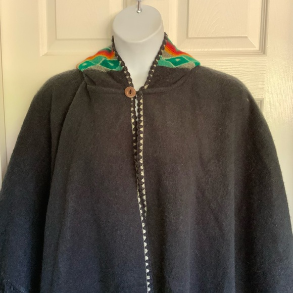 Alpaca wool embroidery hoodie cape - Picture 5 of 9